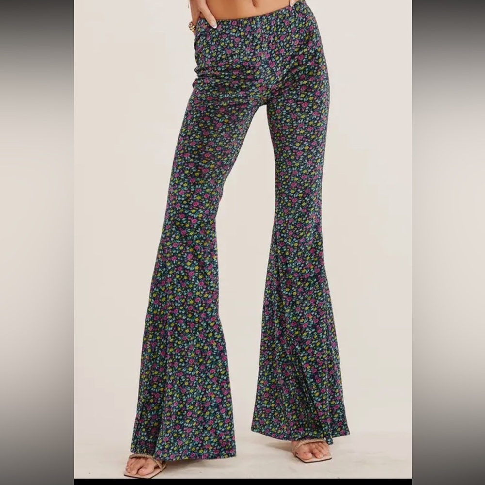 989. Flare high rise floral ribbed pull on pant - Picture 2 of 3